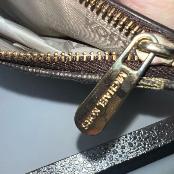 Michael Kors NWT Jet Set Phone Wristlet Large Wallet - Picture 9 of 13